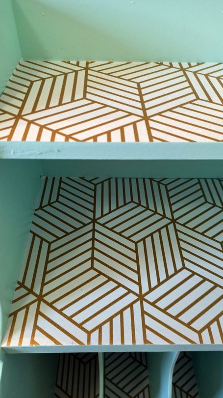 Douche italienne pavée mur et receveu, en grès multicolor avec paroi de douche type verrière
